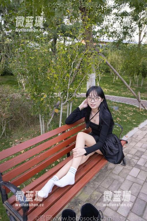 BoBoSocks袜啵啵 - 白棉袜写真分享：小淳为你展示这袜子的灵魂
