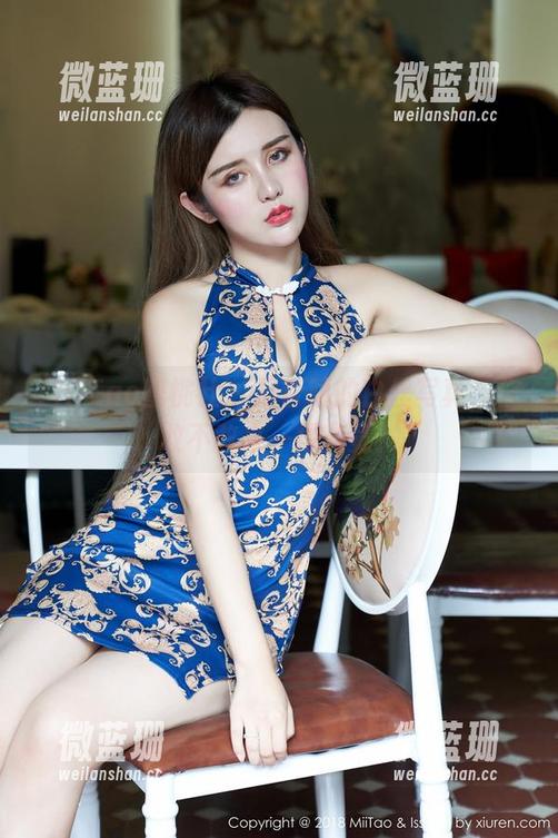 MiiTao蜜桃社 - 月音瞳的白丝写真，你敢不敢来一探究竟？