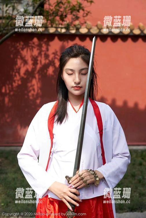 MiiTao蜜桃社 - 最新写真集，陌子Mandy诠释女王——难得的谦逊与力量并存