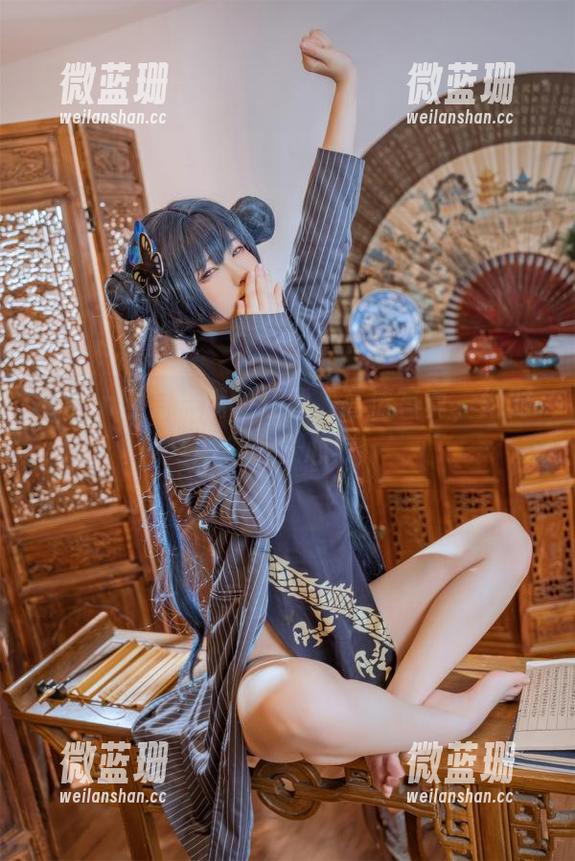Quan冉有点饿 Quan冉有点饿的红裙,高清写真,绝对令人分心!