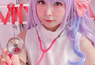 多余的言语不需要,Sayo Momo的碧蓝航线恶毒比基尼,直接下载!