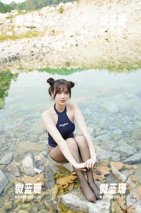 吧台喵女？Tina很妖孽呀真的是在开启新的cos之旅吗？图里那个表情，哎哟，不说了，心里默默捧住