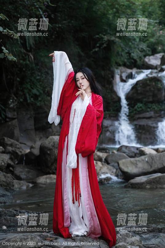 Xiuren秀人网-MODEL伊若 Xiuren秀人网 - 当MODEL伊若遇上高清,我的妈呀,那种女王威严直接突破屏幕。