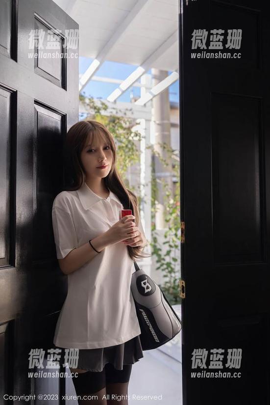 Xiuren秀人网-小泡芙winna Xiuren秀人网 - 看!小泡芙winna在原图中真的很可爱,似乎在偷偷发光