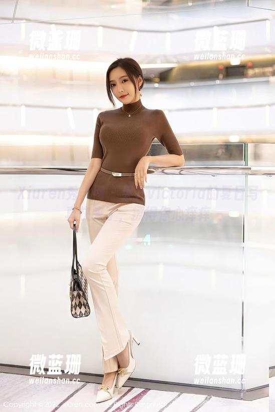 Xiuren秀人网-果儿victoria Xiuren秀人网 - 果儿victoria的夏日写真快来了,撩得你心痒痒