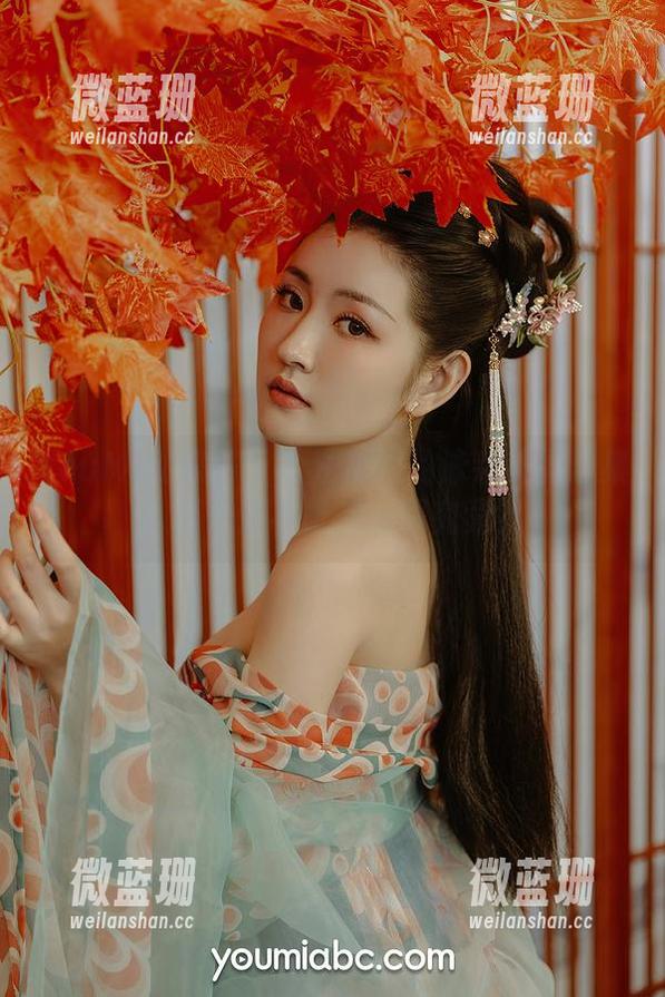 YouMi尤蜜荟 - 合法萝莉的泳装美图合集，夏天还不快来一探究竟？