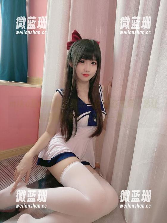 miko酱ww的写真集，白丝的光泽，总让我拐到小巷子里跑了一圈。