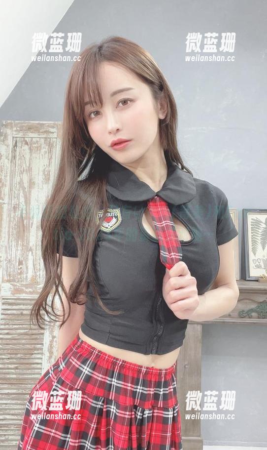 不说话的私拍，只有いくみ(育美)和Fantia-2023年的资源在对视…