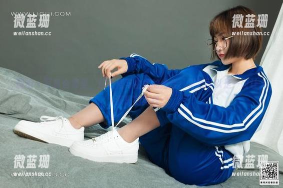 丽柜 - 写真合集里，连衣裙与由美的结合，果然可以是一段让人深思的旅程。
