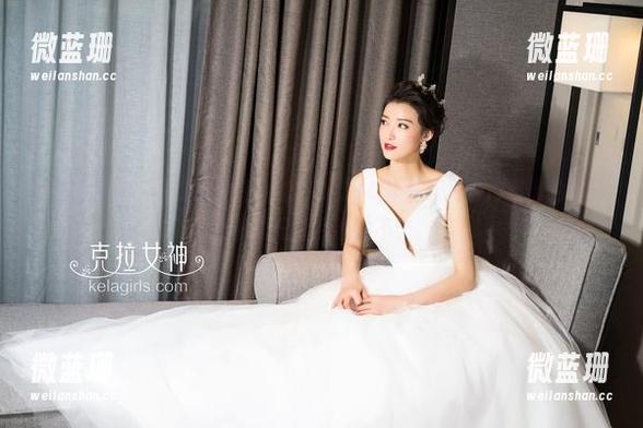克拉女神 - 牛仔裤是最普通的，YOYO却在照片里传递出的那股气质总是让我心神不宁。