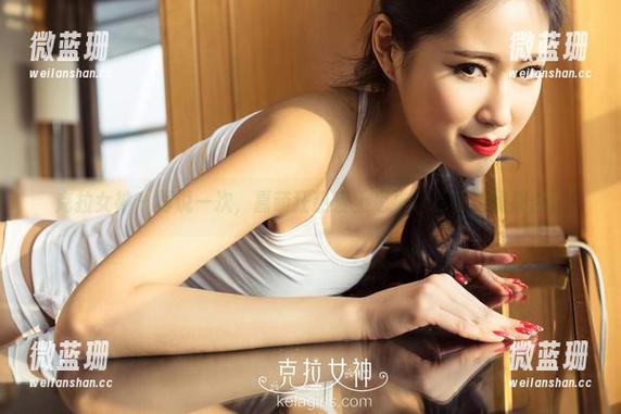 克拉女神 - 再说一次，嘉萌狂热爱上凉拖！私房新照集合。