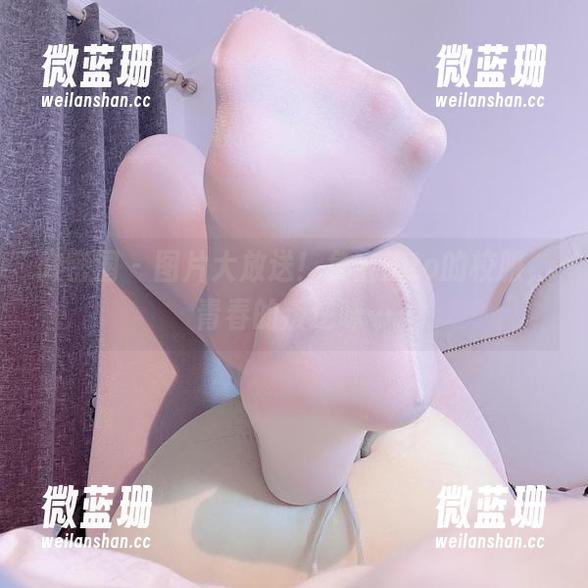 微密圈 - 图片大放送！兔宝妮to的校服，青春的叛逆味…