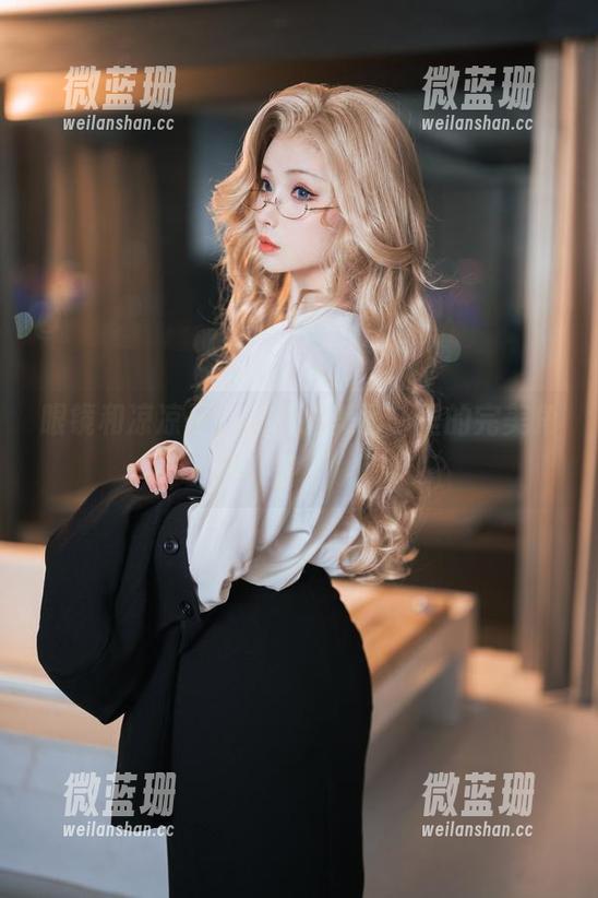 凉凉子 眼镜和凉凉子,“私拍美图”里的完美角落。