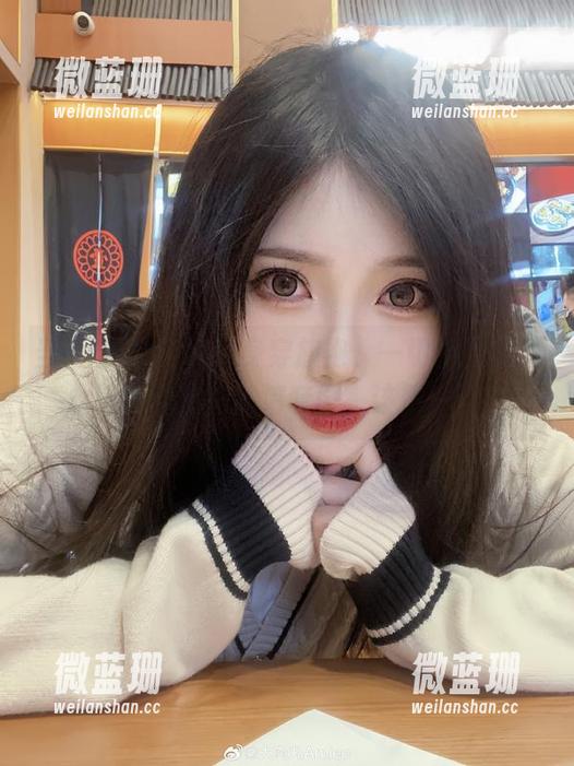 大肉丸Amiee 当大肉丸Amiee身穿旗袍,一切都显得如此轻松自然—高清套图,该赞一下!