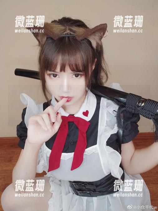 惊了惊了，小仓千代w的美图出现了，让我直言这作品里的自拍包给我带来了一点小干扰。