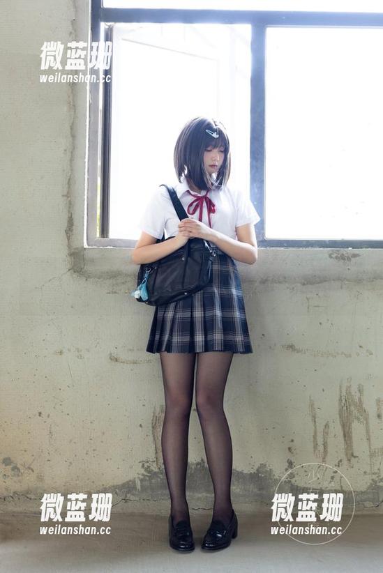 少女秩序福利，白丝萌妹子在你眼前晃荡。