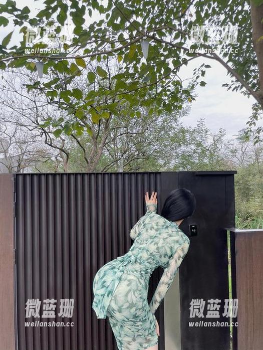 微密圈 - 左公子666放飞自我的紫色写真，你有没有想过她的配件？