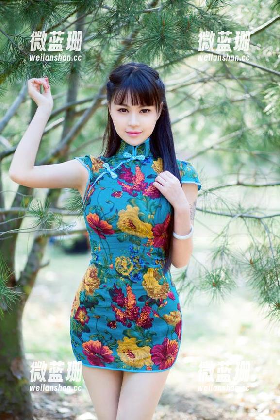 推女郎 - 灯光下的模特林夕美足图片，下载后更能让我沉迷