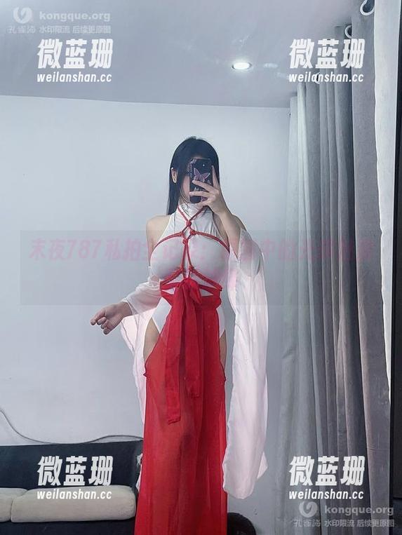 末夜787私拍全记录：原图中的光辉魅魔至臻演绎