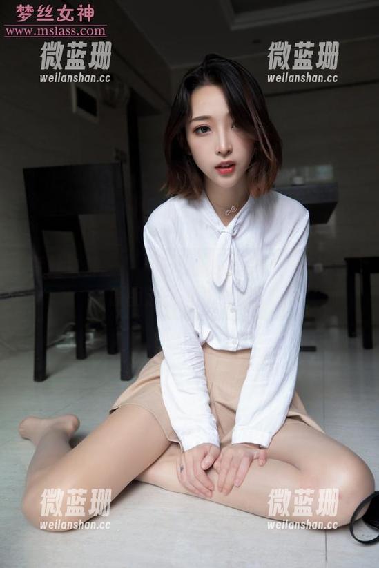 梦丝女神 - 玥玥和她的小区楼道，在线看原图怎么能不捧腹？
