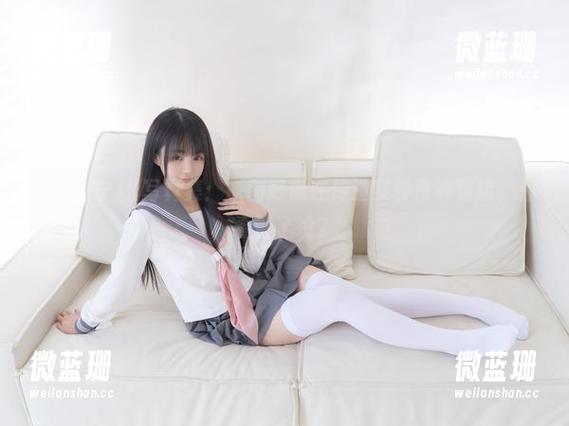 樱井宁宁JK写真集：原图好像在传递某种青春情绪，你看懂了没？