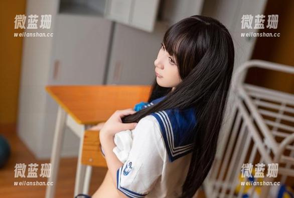 浅安安修女版，俨然教堂里的“歪萌代表”，图片原图请接收。