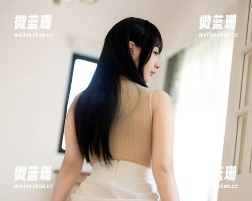 浅安安 浅安安的新一轮椰奶高清图包,喝不下去的画面!