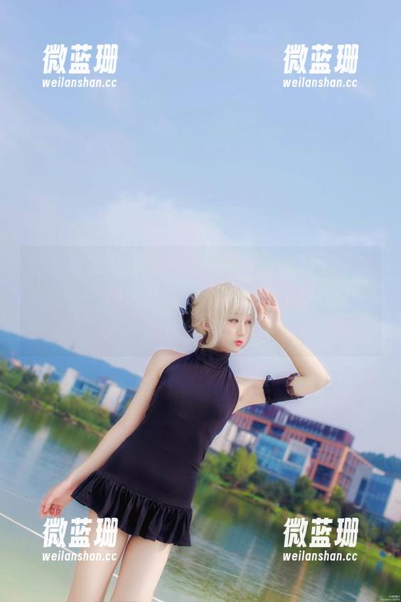 啊，居然是浅野菌子的最新写真集，甲铁城的卡巴内利可真有意思，无名更让人感到扑朔迷离。
