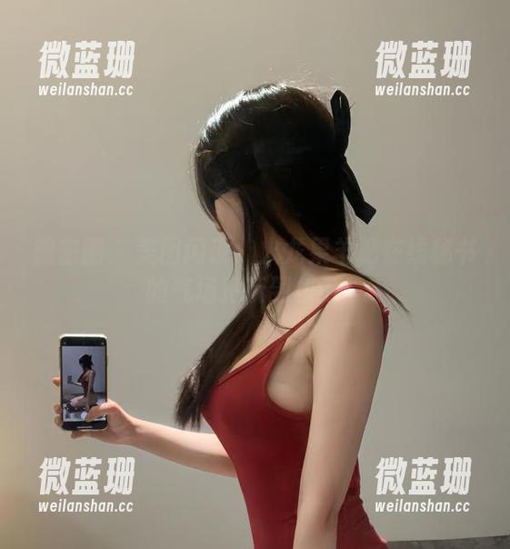 微密圈 - 美图闪现：火龙果羊把在线秘书的气场把玩到极致！
