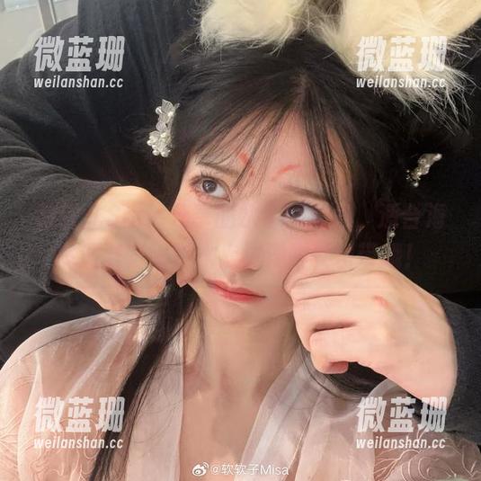 特软儿Sona分享的水手服图包，适合海岛派对，记得水上漂浮物要自带哦！