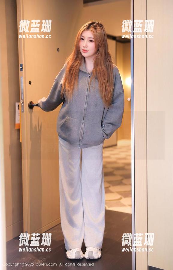秀人网-刘飞儿Faye 秀人网 - 这组刘飞儿Faye的双人照片,让我脑子里直接飘出一百种联想,图片确实酒窝很深,精选的巧妙。