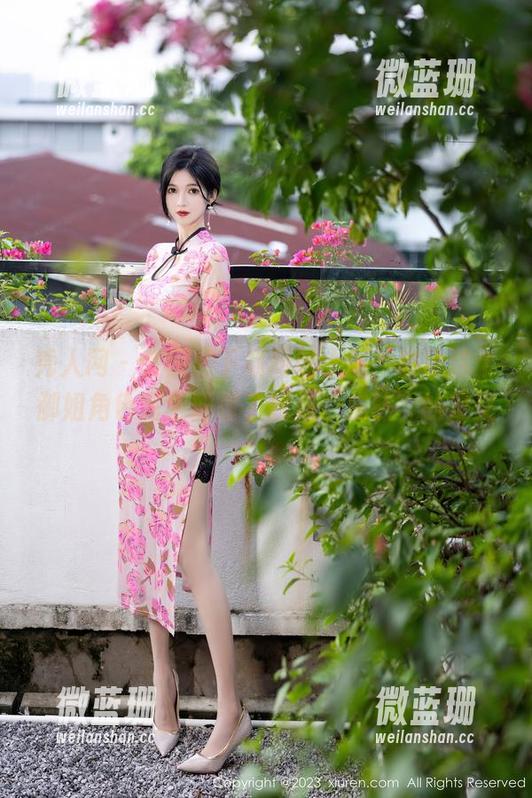 秀人网 - 套图和下载同时上线，娜比这个御姐角色完全颠覆了我对“成熟”的定义。
