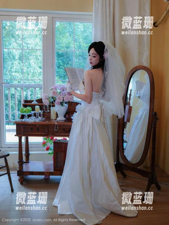 秀人网-安然 秀人网 - 图包精选:少了酒,安然的酒吧侍应生气质也是杠杠的