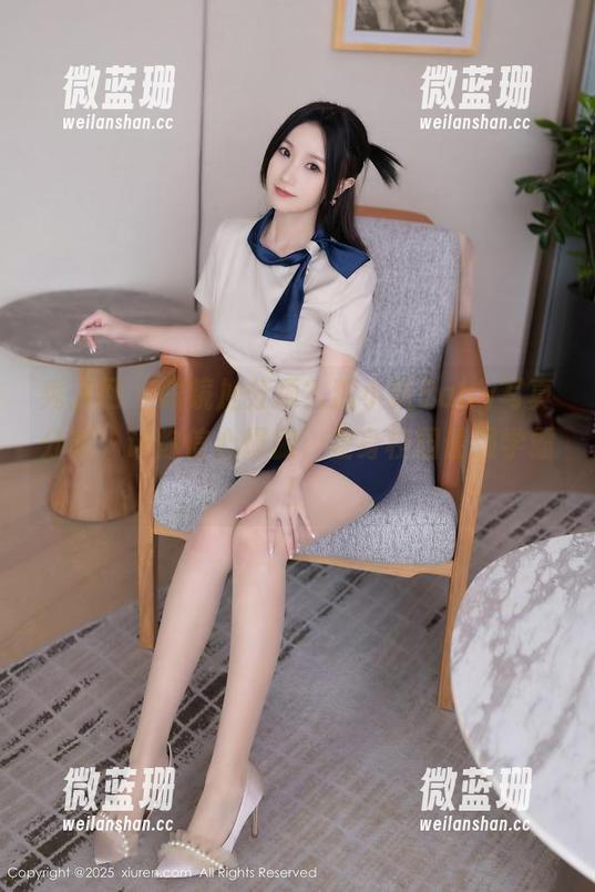 秀人网-狐小妖Baby 秀人网 - 眼镜加分项?狐小妖Baby写真分享,让你信心爆棚,变身校园最强学霸!