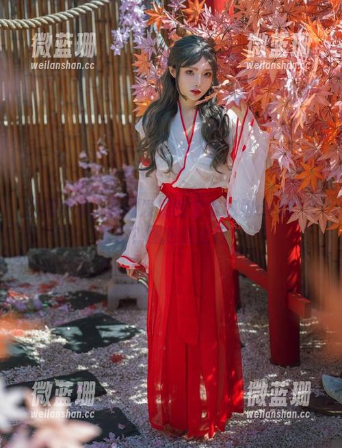 秋和柯基 秋和柯基无意间发现的室友姐姐cos黑化诡谲?图包送上门!