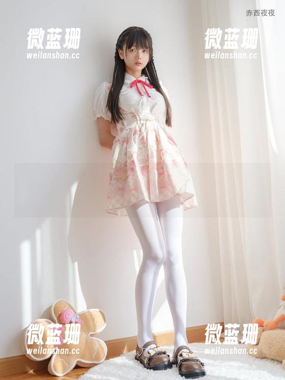 稚乖画册 - 黑丝图包大揭秘——赤西夜夜，一不小心就陷进去啦