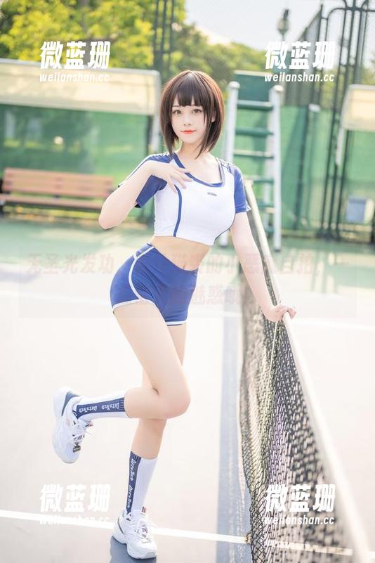无圣光发功，蜜汁猫裘的小恶魔自拍，一点恼人的魅惑哦！