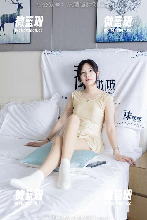 袜啵啵 - 稚予的红丝秀场：图片更新，让你目不暇接！