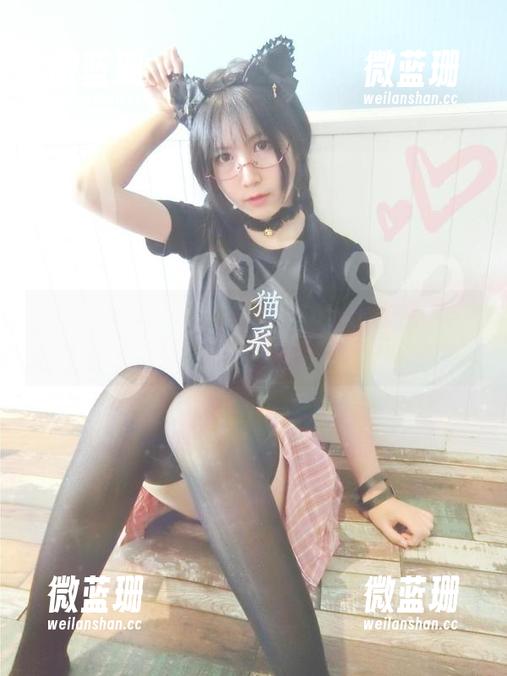 校服在线——逐月Su说，这种乖巧其实很难得。