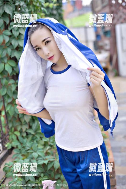 青豆客 - 周一透视：莫雅淇泳衣写真，集美貌、智慧于一身！