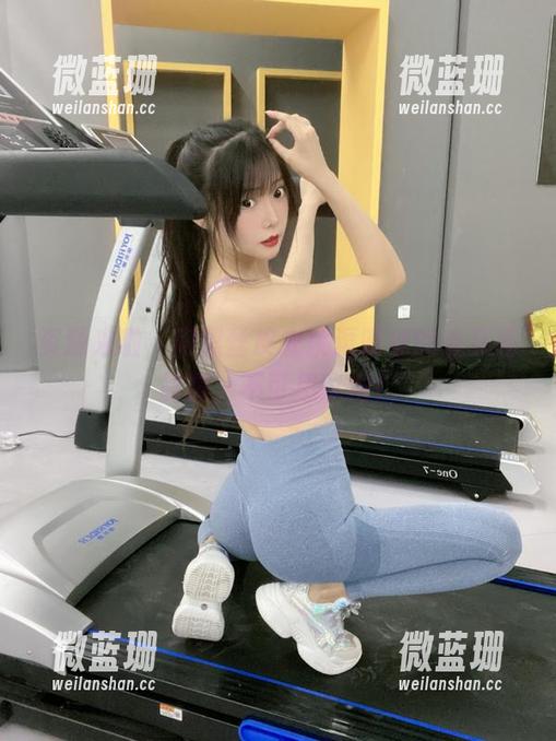 香草喵露露 资源来啦,用黑丝皮衣挑逗眼球的香草喵露露,不可思议啊!