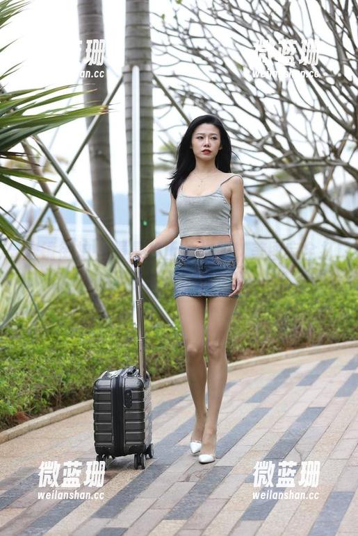 魔镜街拍 - 曼曼换上体操服，美图完全打破了平淡无奇的定义。