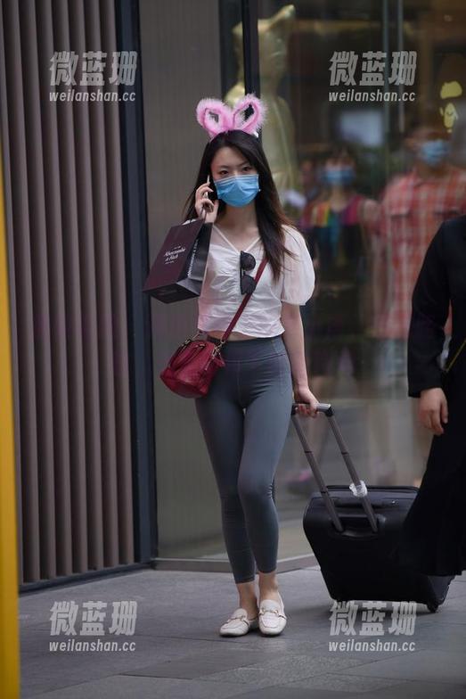 魔镜街拍 - 精选旗袍里的艾小青，走过路过，难免再停下吟唱两句